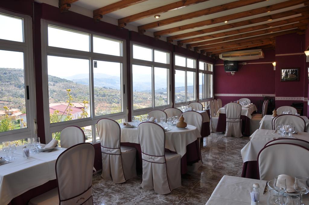 Apartamentos El Mirador Del Soto Sotoserrano Exteriér fotografie