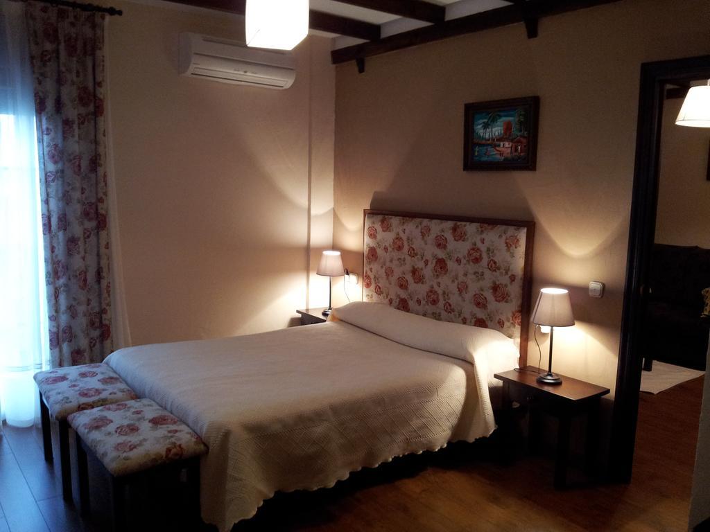 Apartamentos El Mirador Del Soto Sotoserrano Exteriér fotografie