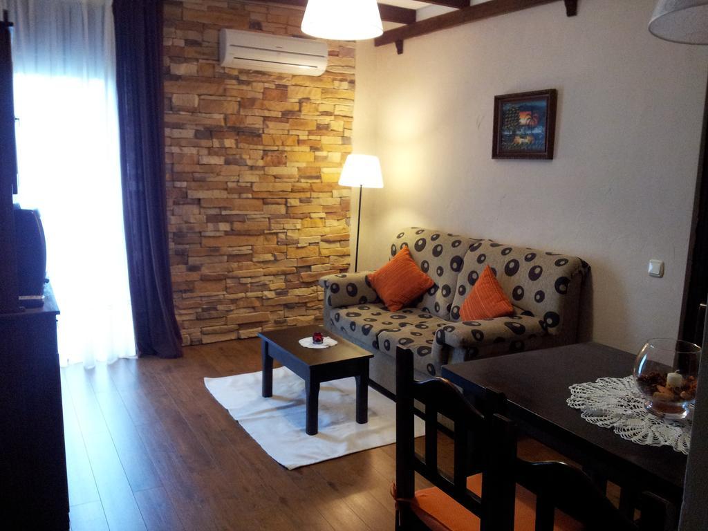 Apartamentos El Mirador Del Soto Sotoserrano Exteriér fotografie